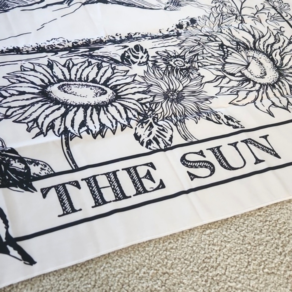 Off white & black graphic bohemian style sun floral nature tapestry. - Picture 4 of 10